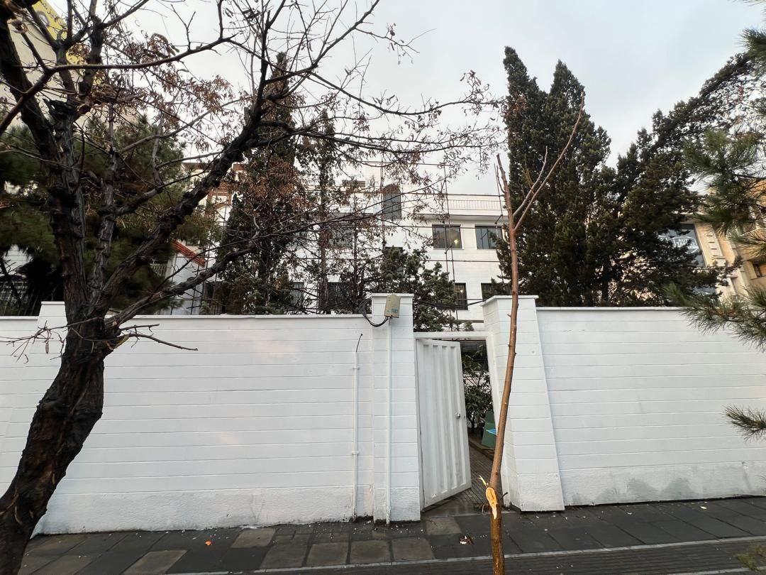 نمای اصلی شعبه دادمان آموزشگاه زبان ملل