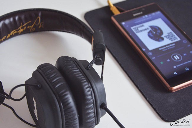 33 آهنگ انگلیسی برای تقویت زبان ➕ دانلود رایگان 2025